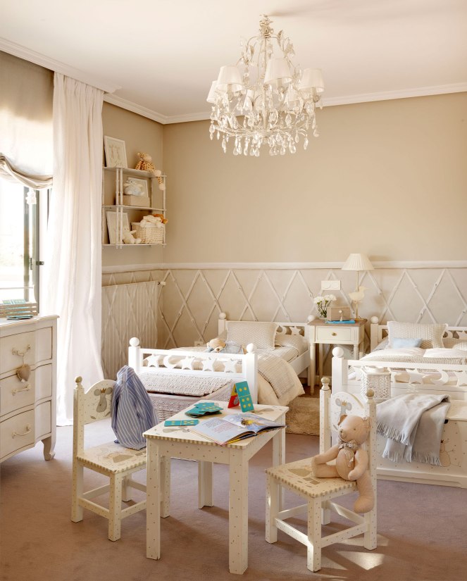 habitacion-infantil-con-dos-camas-y-una-zona-de-juegos_c55c30d5