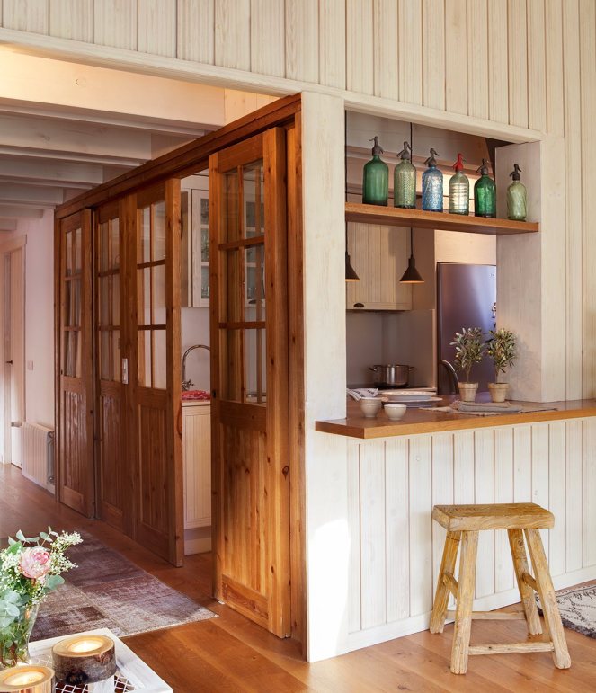 cocina_con_barra_hacia_el_comedor_1100x1280