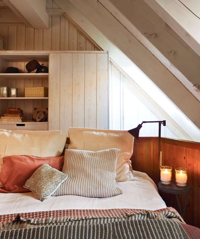 detalle_de_dormitorio_con_techo_abuhardillado_1071x1280